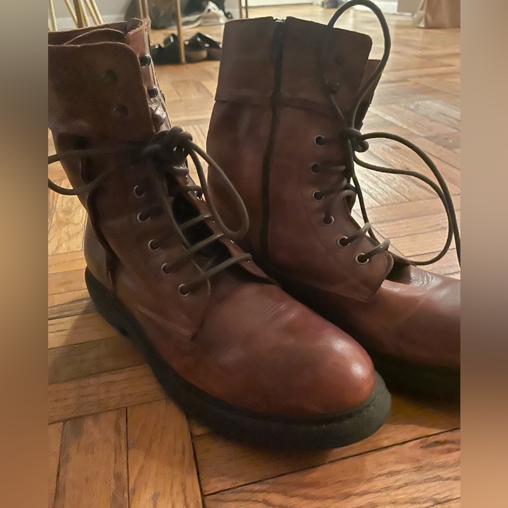 Divine Follie authentic Italian leather boots size 40
